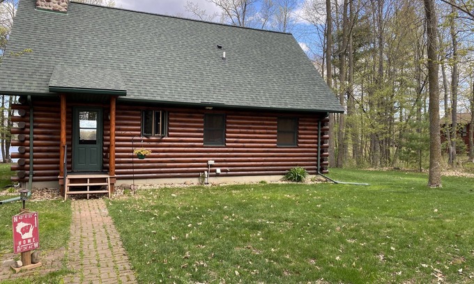 Cumberland House | Rustic Home by the Lake