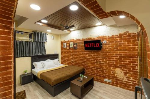 Pali Hill Apartment | Rustic House near the sea