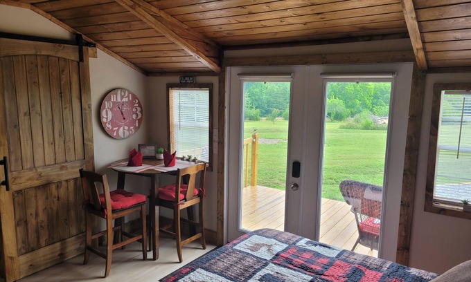 Landrum Cabin | Rustic King Guesthouse with Firepit and Panoramic Mountain Views