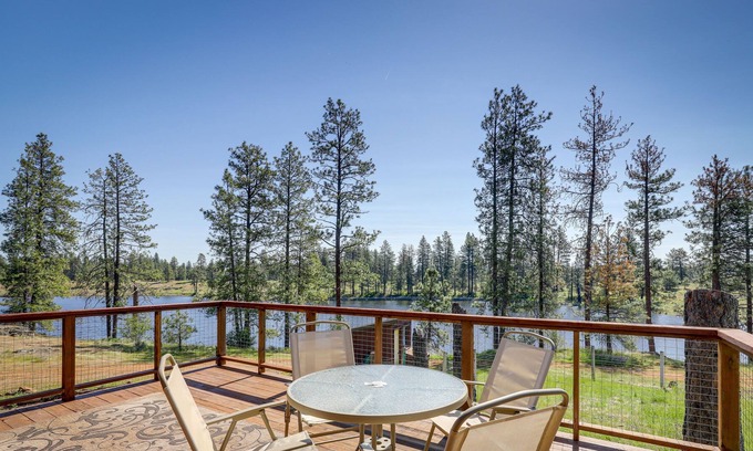 Medical Lake House | Rustic Medical Lake Home w/ Private Dock & Deck!