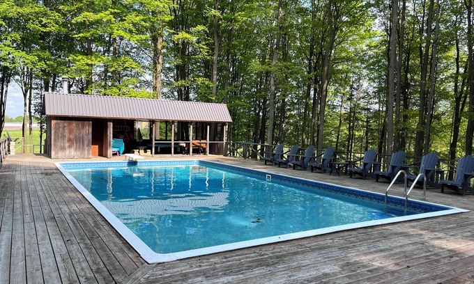 Schomberg House | Rustic modern country retreat, close to town!