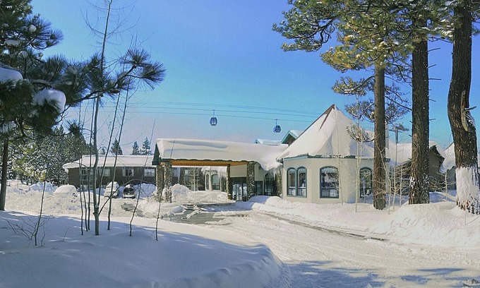 South Lake Tahoe Condo | Rustic Mountain Condo | Near Ski Lifts