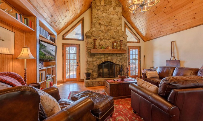 Banner Elk Cabin | Rustic Mountain Cottage Near Downtown