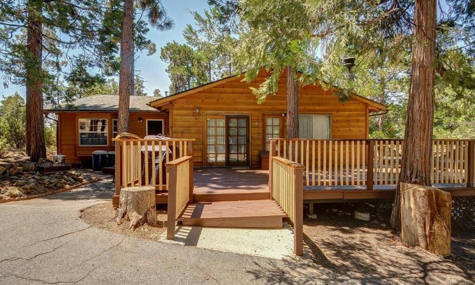 Pine Cove House | Rustic Pine Manor