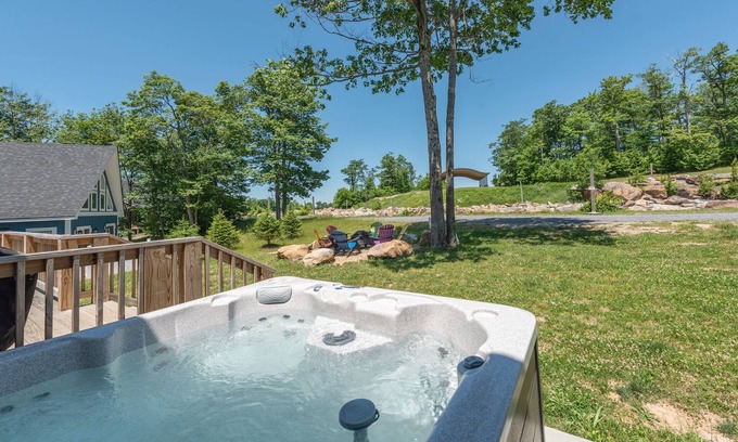 McHenry House | Rustic Retreat: Lake Area, Ski Area, Fireplace, Hot Tub, A/C!