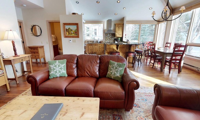 Vail Condo | Rustic Retreat: Stunning Views & Grand Hyatt Amenities