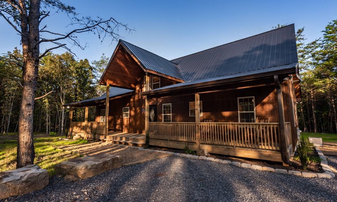 Mentone Cabin | RUSTIC RETREAT w/Hot Tub - Rest and Relaxation for the Entire Family Sleeps 14