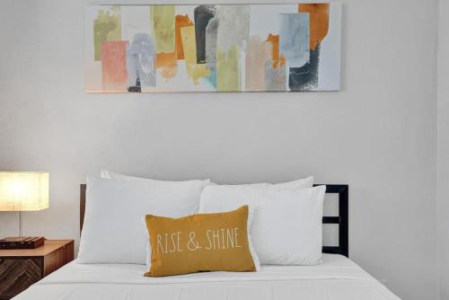 Poinciana Park Apartment | Rustic Retreats Beachy 1BR for 4 guests in the heart of Fort Lauderdale