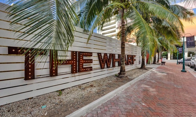 Poinciana Park Apartment | Rustic Retreats: Beachy 1BR in the heart of Fort Lauderdale