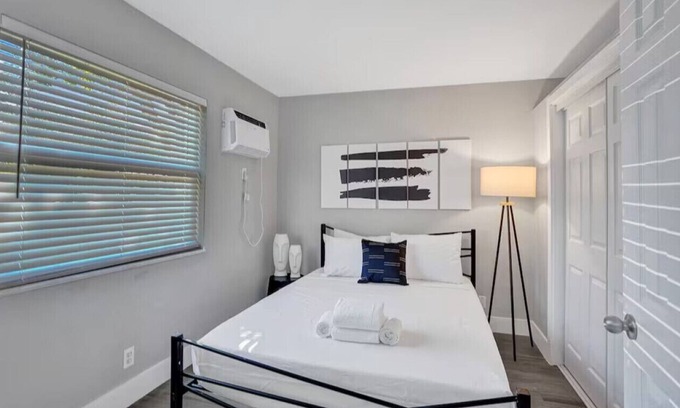 Poinciana Park Apartment | Rustic Retreats: Beachy 1BR in the heart of Fort Lauderdale
