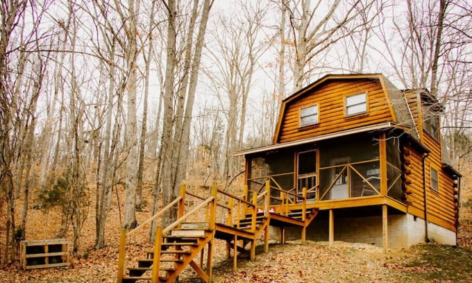 Taswell House | Rustic & Secluded Traditional Log Cabin on 86 Ac!