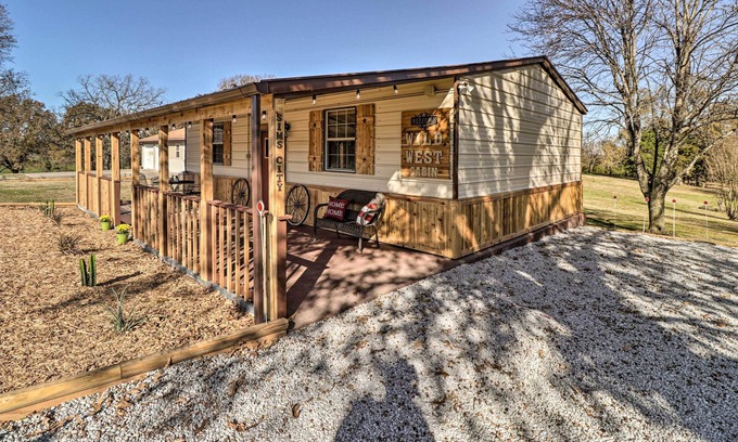 Harrison Apartment | Rustic ‘Sims City’ Studio Cabin w/ Home Theater!