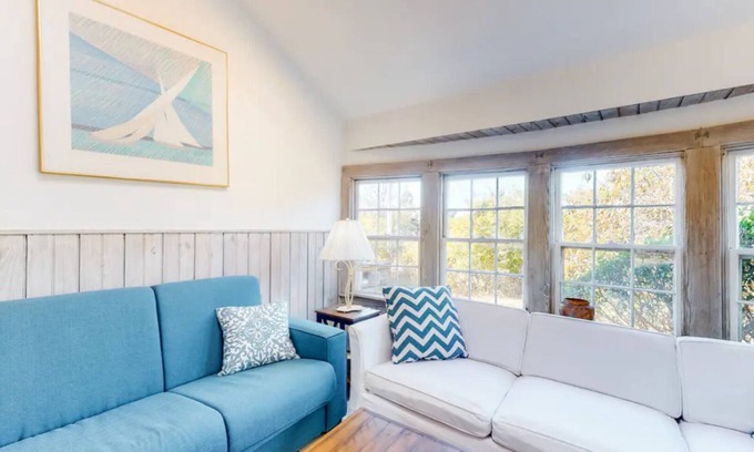 Siasconset House | Rustic, sunny cottage w/deck & W/D - walk to the beach & town!