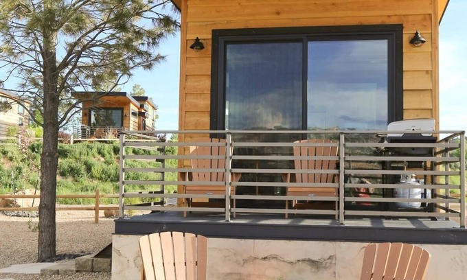 Escalante Apartment | Rustic Tiny Home Near Grand Staircase–Sleeps 6