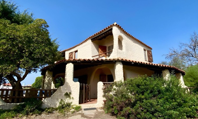 San Giovanni di Sinis Villa | Rustic Villa with Sea View for Groups and Families in the Sinis Peninsula