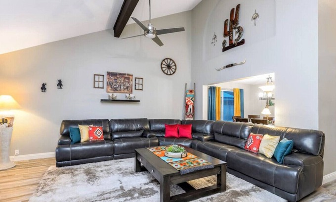 Dobson Ranch House | Rusty Spur by BlueBarrel Homes 4/2.5, Slp 10