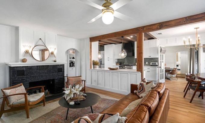 Fredericksburg House | Ruth's Place - Walk to Main, Hot Tub & Fire Pit