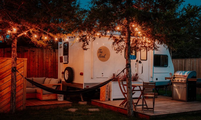 Tyendinaga Mohawk Territory House | RV Glamping w/Cowboy Tub, Lawn Games & Firepit
