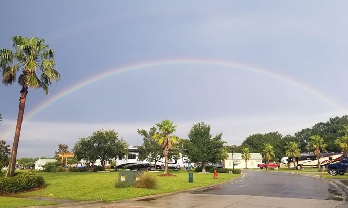 Elberta Resort | RV Lot Lake Osprey RV Country Club