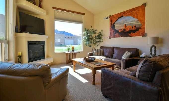 Moab South Valley Condo | RV W3 - Moab get away and great price for the family!