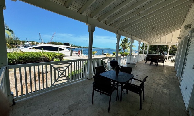 Alice Town Resort | RW BIMINI RESORT - BAY WATERFRONT 4 BED/3 BATH PRIVATE HOUSE - 75FT BOAT SLIP