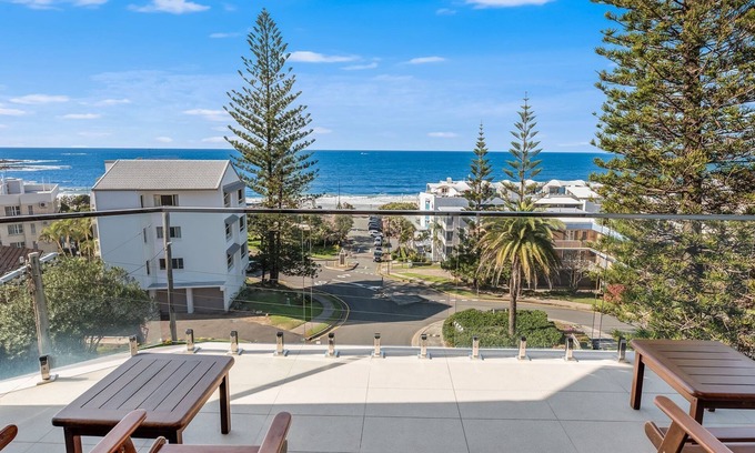 Kings Beach Apartment | Ryson Unit 7 Kings Beach QLD