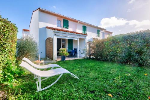 Ars-en-Re House | Séjour pour 4 avec piscine, proche Thalasso