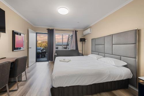 Highgate Hill Hotel | S1 Motel