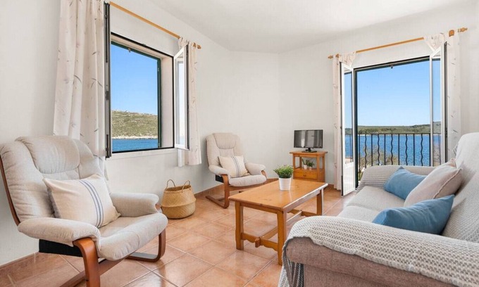Fornells Apartment | Sa Mirada apt, taste of the sea