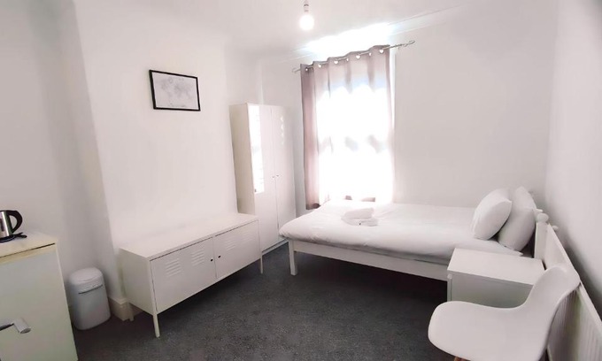 Maidstone House | SA Travel Stop