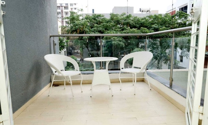 Aundh Hotel | Saara Residency