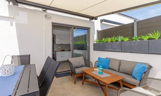 Vrvari Apartment | Sabena Apartment with Whirlpool