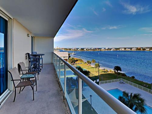 Villa Sabine Apartment | Sabine Yacht & Racquet #5C