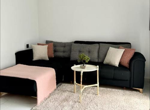 Quartier Des Mimosas Apartment | Sabir Hadaj