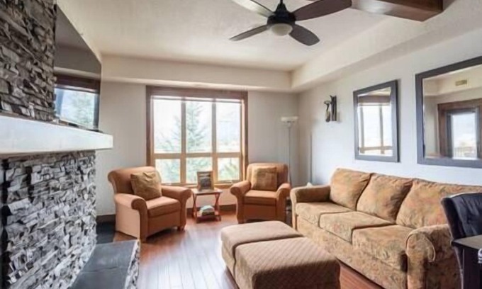 East Kootenay Condo | Sable Ridge View Suite - Fireplace - Pool - A/C