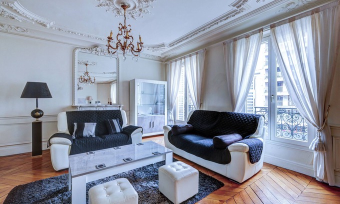 Clignancourt Apartment | SACRE COEUR Grand Duplex 130 m2 - 4 bedrooms + Double living room