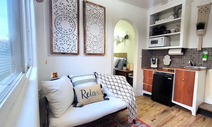 Pasadena Apartment | Sacred Serenity Space South East