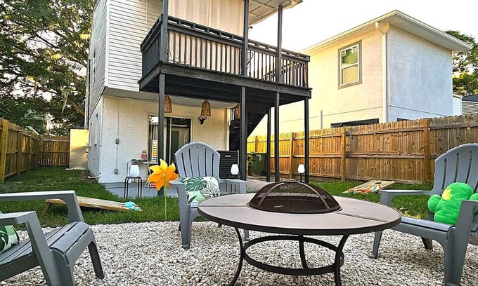 Terrace Park House | Safari Vibes - 1 mi from Busch Gardes - Sleeps 6, USF & Hard Roc.