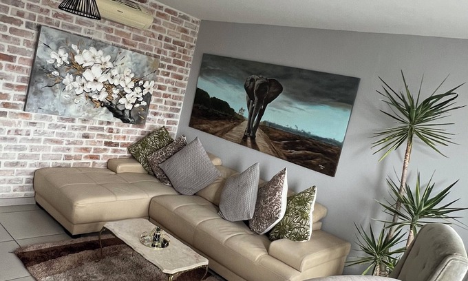 Windhoek Apartment | Safe and secure Wild olive apartments. 2 minutes walk to the mall and Hospital