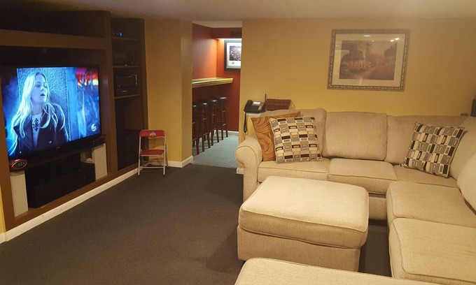 Central Clintonville House | Safe, Roomy Studio - Booking Includes Salt Spa Visit