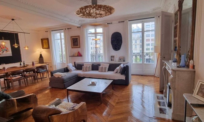 Neuilly-sur-Seine Apartment | Safest Area in Paris ❤ Elegant Haussmannien close to Le Marais, Metro Line 1