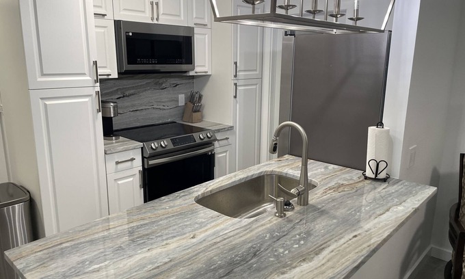 Safety Harbor Apartment | Safety Harbor Hide Away’s newest addition! Introducing ‘The Manhattan’!