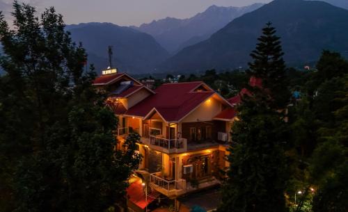 Fatehpur House | SaffronStays The Divine Hima