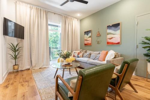 Inglewood House | Sage Haven Boho Condo with Rooftop