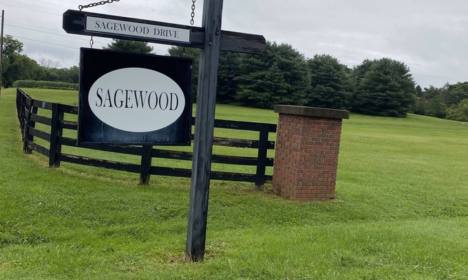 Giles County House | Sagewood cozy confortable retreat