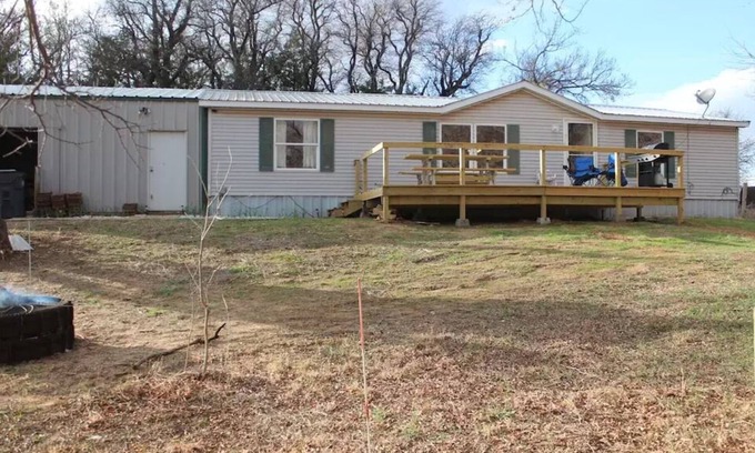 Waynoka House | Sahara Den 3 bedroom 2 bathroom privately located on 2 acres, away from crowds.