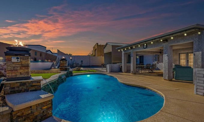 Lake Havasu City House | Sahara Getaway | Pool | Parking | Lake Views