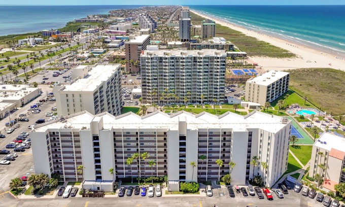 South Padre Island Condo | Saida Royale 9068 - Hotel-Style Room,2 Queen Beds