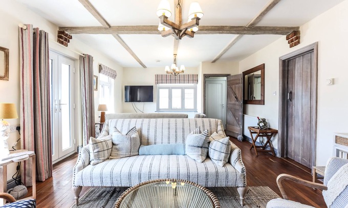 East Wittering House | Sailmakers - West Wittering