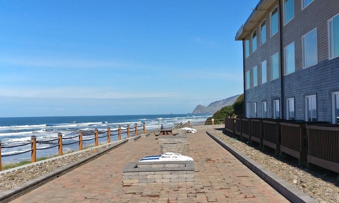 Lincoln City Hotel | Sailor Jack's Oceanfront Inn